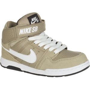 NWT! Nike Mogan Mid 2 Jr -7Y